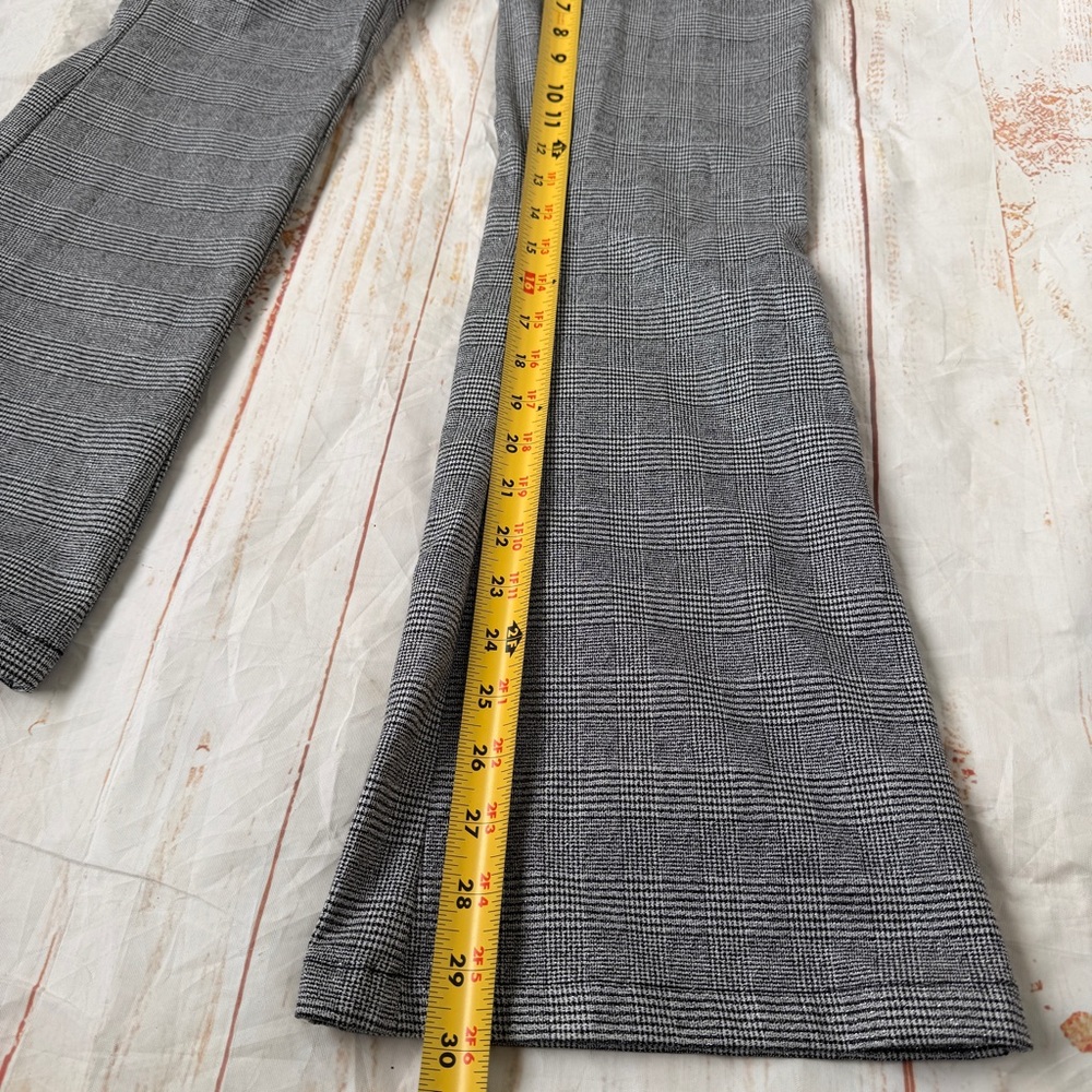 Studio F | Classic Plaid Flared Trousers | Size 4 |‎ Tailored Chic - Picture 7 of 10